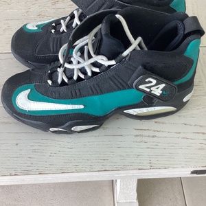 Griffeys size 9